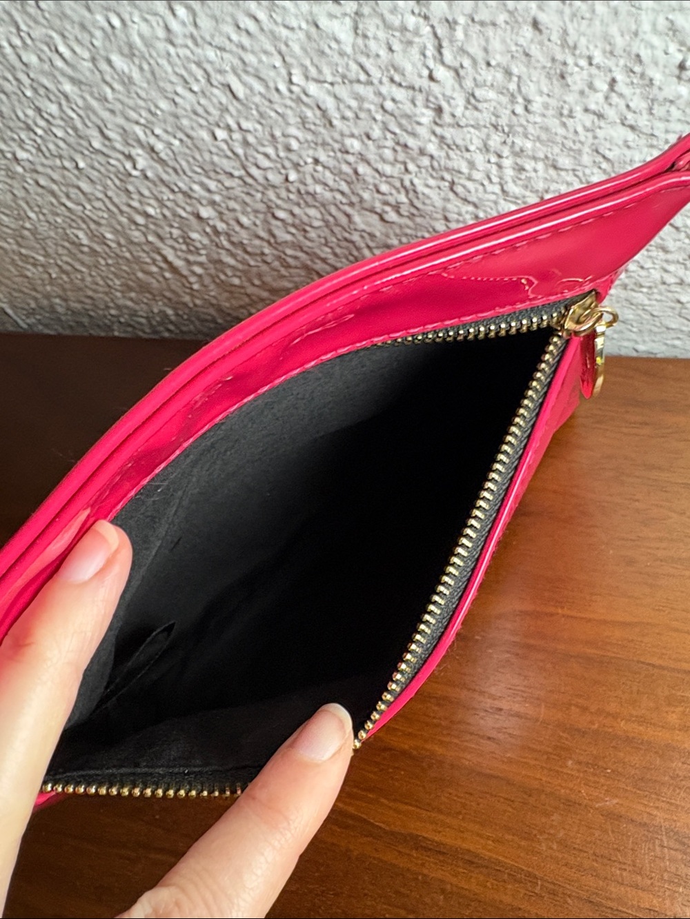 Yves Saint Laurent Hot Pink Patent Cosmetic Pouch with Gold Zip - Picture 9 of 11